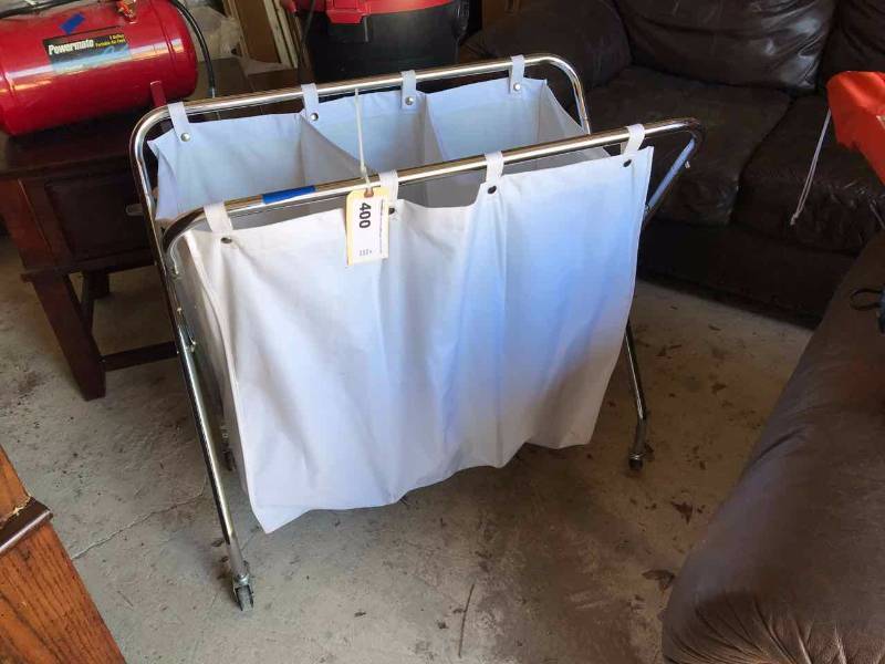 lot 400 image: Laundry Bin on Wheels