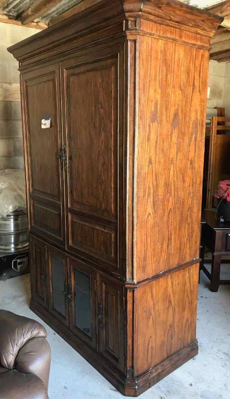 lot 402 image: Media Cabinet