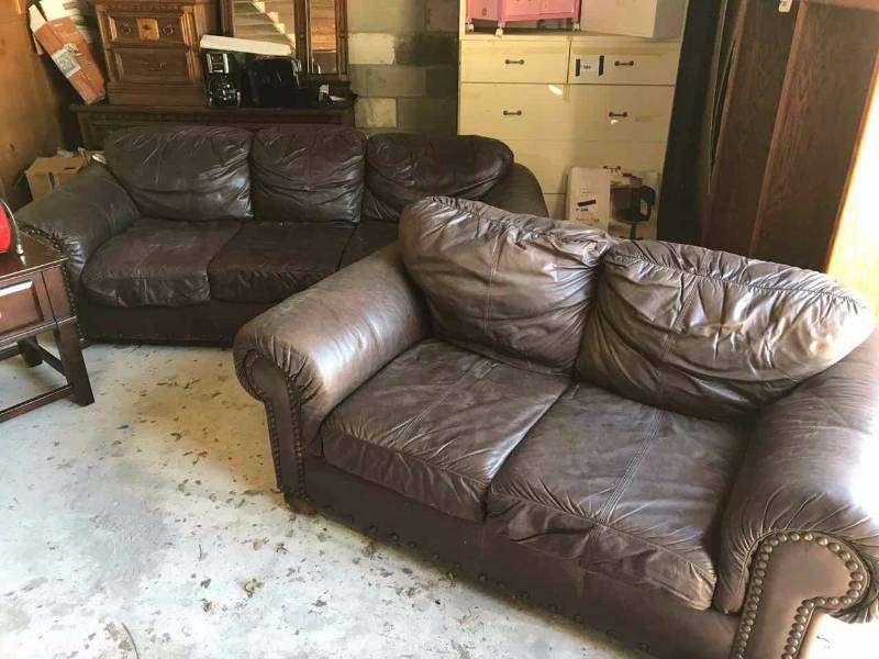 lot 413 image: Sofa & Loveseat Brown Leather with Hobnails