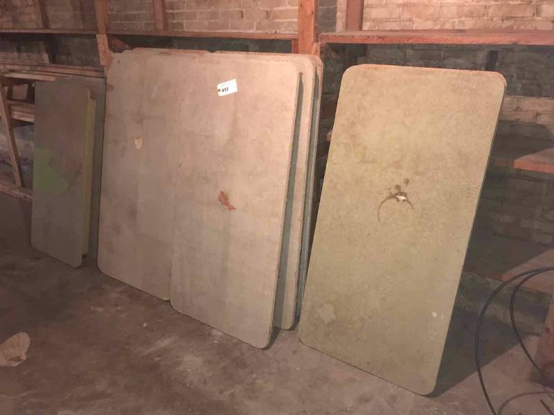 lot 417 image: (11) Risers