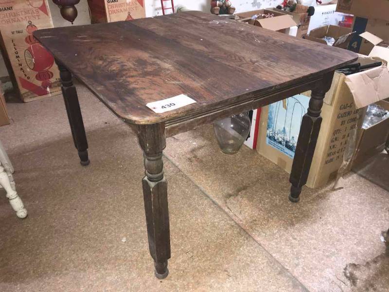 lot 430 image: Antique Oak Table