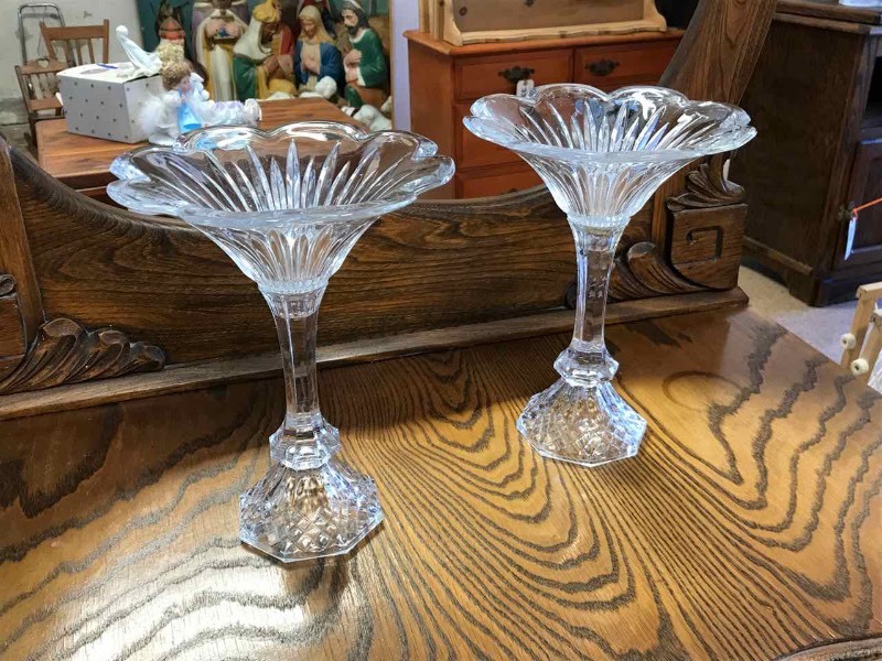 lot 434 image: Two Clear Glass Table Centerpieces