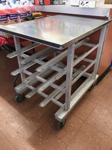 lot 202 image: Can Cart