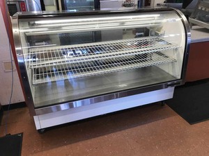 lot 218 image: True Curved Front Refrigerated Case, Model TCGG-72