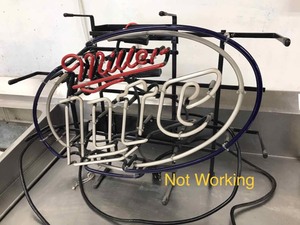 lot 231 image: Beer Sign  Miller Lite (not working)