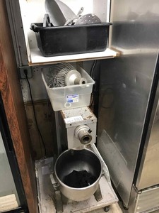 lot 253 image: Univex Mixer with Attachments, 20 qt, Model M20, 115 volt