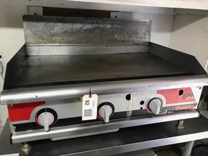 lot 92 image: Champion Cook Series Griddle, propane