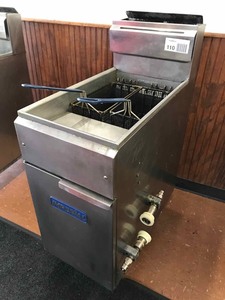 lot 110 image: Imperial Gas Fryer (LPGpropane)  Model IFS-40 with 2 fry baskets