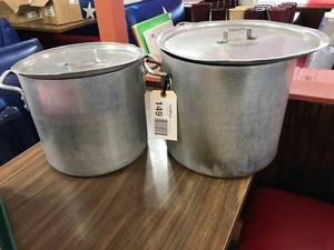 lot 149 image: (2) Stock Pots wlids