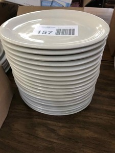 lot 157 image: (19) Stoneware Platters, 9.75 in X 7.5 in