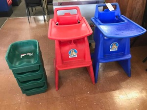 lot 186 image: (2) Koala Kare High Chairs and (4) Green Booster seats