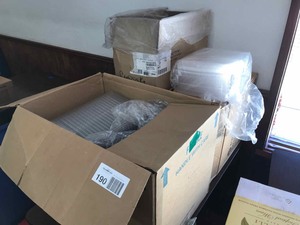 lot 190 image: Clear Plastic Food Storage Containers, assorted