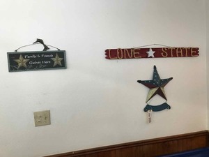 lot 200 image: Wood and Metal Signs  Lone Star State, Family and Friends