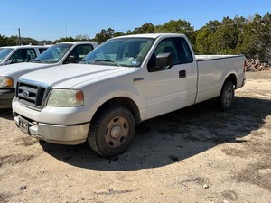 lot 128 image: City of Boerne Surplus 2004 Ford F150 XL (1FTPF12574NA95807)