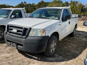 lot 131 image: City of Boerne Surplus 2008 Ford F150 XL Club Doors (1FTRF12258KC35939)