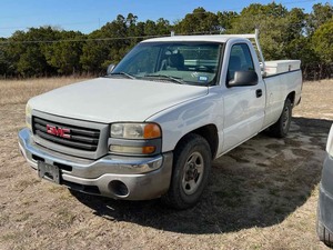 lot 132 image: City of Boerne Surplus 2004 GMC Pickup (1GTEC14V14Z307087)