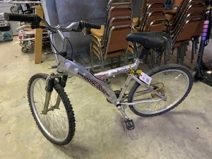 lot 44 image: Bicycle Mongoose (silver)