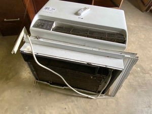 lot 69 image: (2) Window AC Units (unknown conditions)