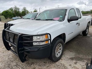 lot 3 image: 2013 Chevrolet Silverado (1GCRCPE04DZ212417) NO CATALYTIC CONVERTER. Mileage 236,401