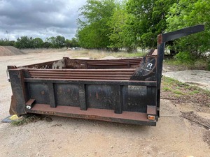 lot 19 image: Davis Dump Bed with Hydraulics, 5 yard