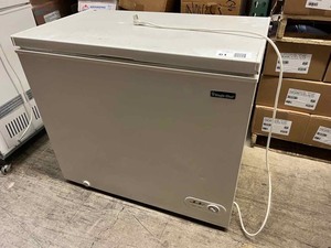 lot 61 image: Magic Chef Chest Freezer