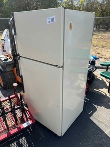 lot 13 image: Salvage (2) Refrigerators