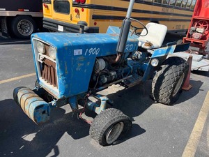 lot 3 image: Salvage Tractor Ford 1900 U998180, diesel