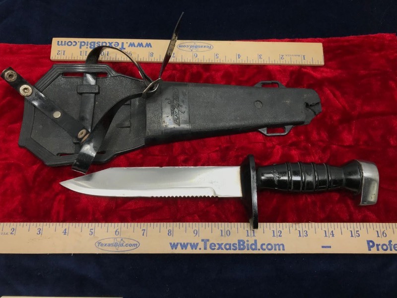 lot 176 image: Knife  Nesco Japan Dive Knife, Broken Sheath