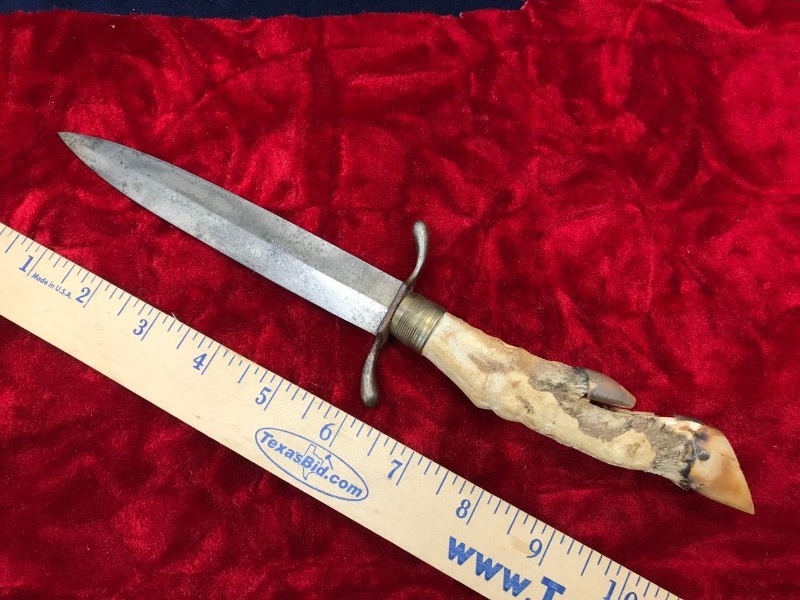 lot 189 image: Knife  Crown Cutlery Austria Deer Foot Dagger, Double Edged (poor)