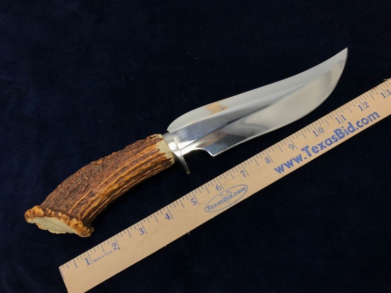 lot 193 image: Knife  Unmarked Upswept Fighter, Stag Handle