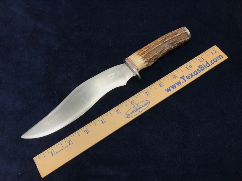 lot 207 image: Knife  Unmarked Camp, Axis Stag
