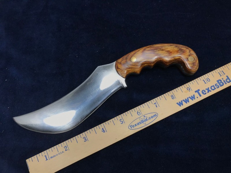 lot 209 image: Knife  Unmarked Wood Handle, Heavy