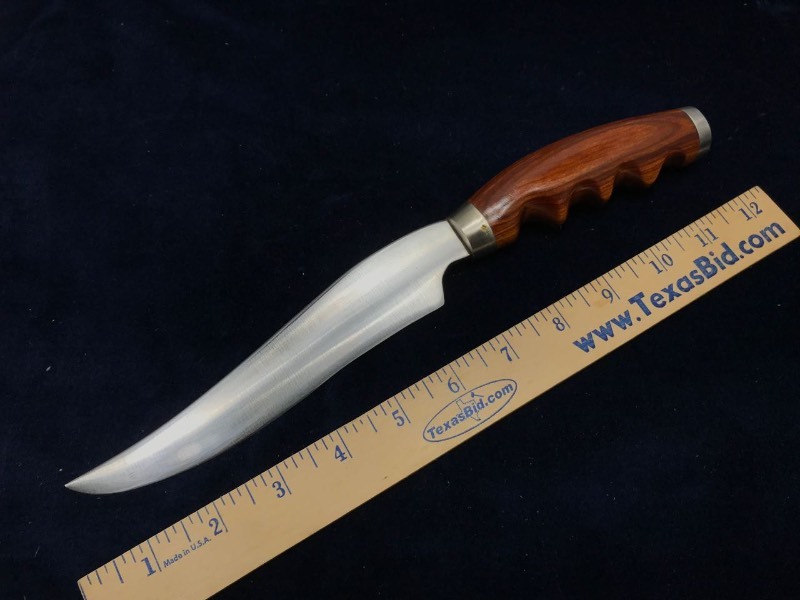 lot 211 image: Knife  Unmarked Wood Handle Fighting
