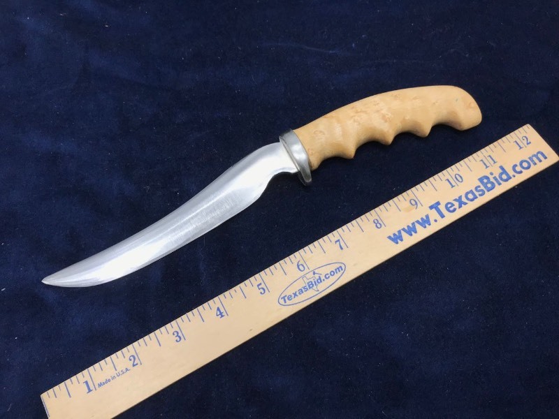 lot 213 image: Knife  Unfinished, Birdseye Maple, Finger Groove