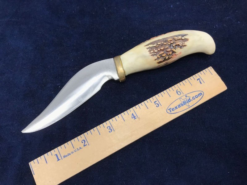 lot 218 image: Knife  Unfinished, Axis