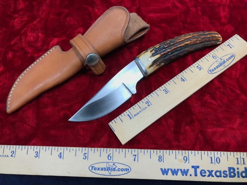 lot 236 image: Knife  Unmarked Skinner, Sambar Stag with Sheath
