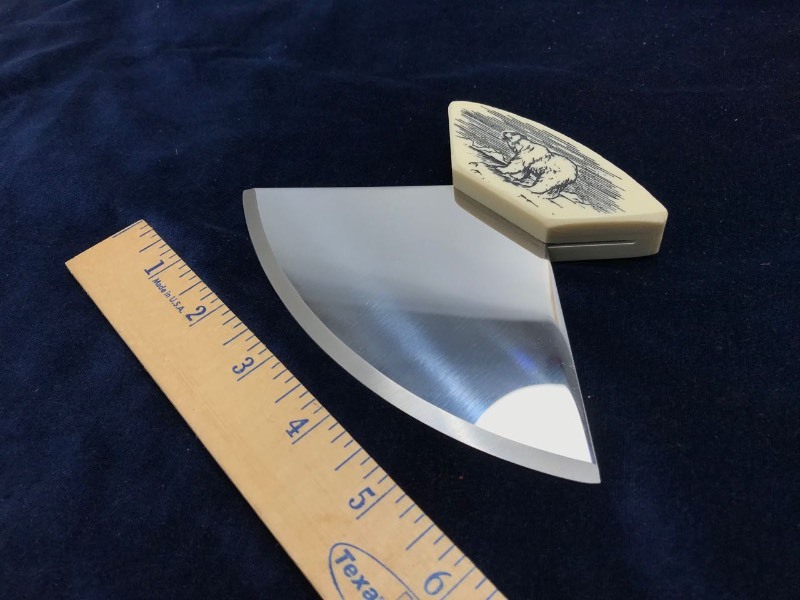 lot 251 image: Knife  Alaskan Ulu