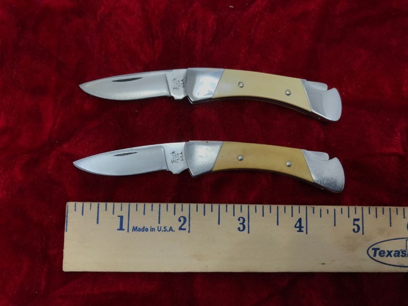 lot 296 image: (2) Knives  Early Buck Model 506 Lockbacks