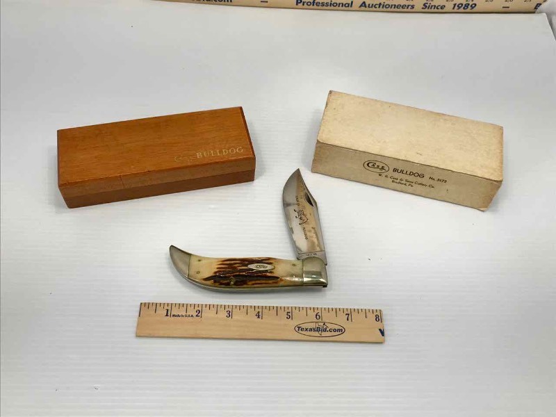 lot 324 image: Case Bulldog 5172 Stag Handle, Wood Case