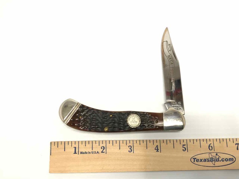 lot 401 image: NKCA Club Knife  1991 1 of 4000 Case DB 61100 SS Bradford PA L0242