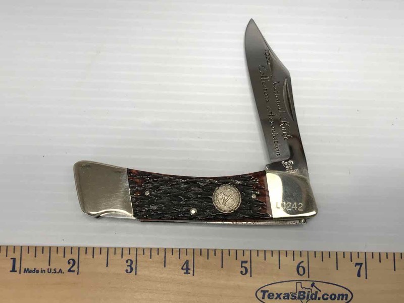 lot 402 image: NKCA Club Knife  Hen & Rooster Bertram