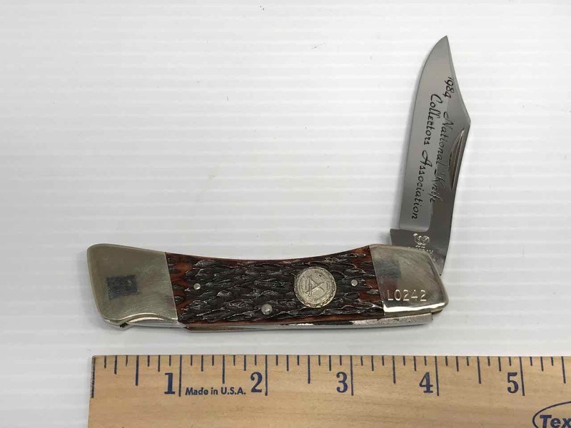 lot 408 image: NKCA Club Knife  1984 Hen & Rooster Bertram