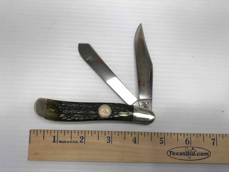 lot 415 image: NKCA Club Knife  1985 Case G6240