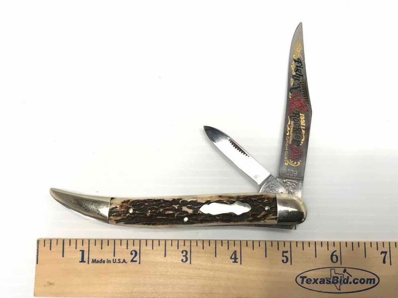 lot 422 image: Fightn Rooster Knife  1991 009 Frank Buster Celebrated