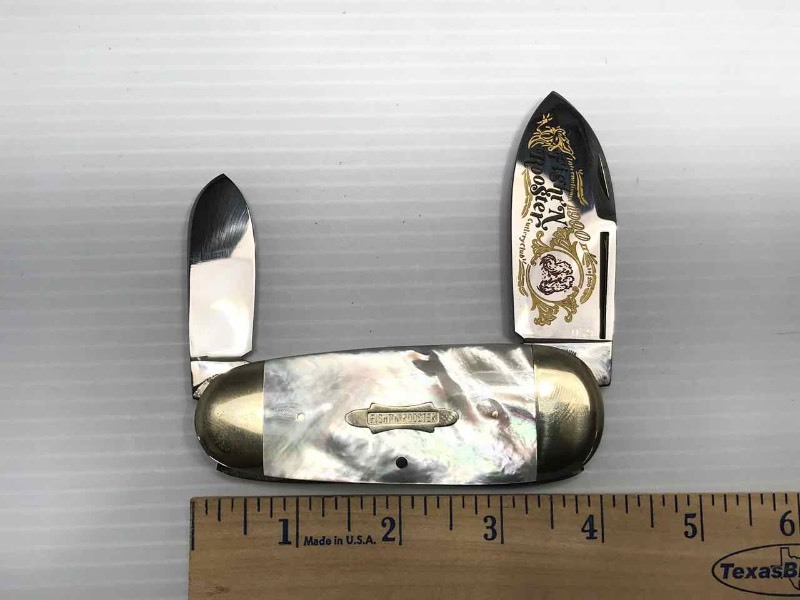 lot 424 image: Fightn Rooster Knife (Mother of Pearl)  1990 039