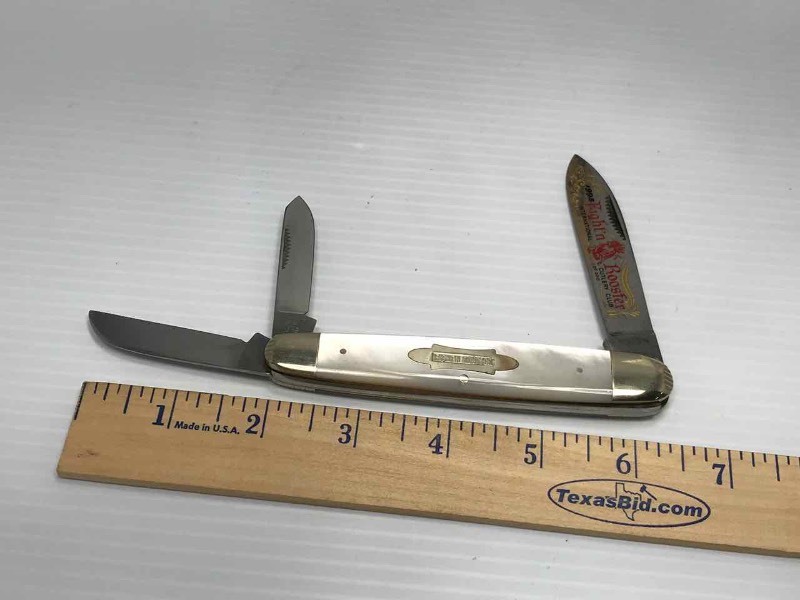 lot 431 image: Fightn Rooster Knife (Mother of Pearl)  1994 067