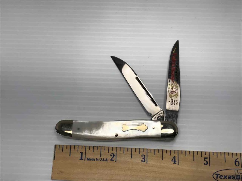 lot 432 image: Fightn Rooster Knife (Mother of Pearl)  1995 038