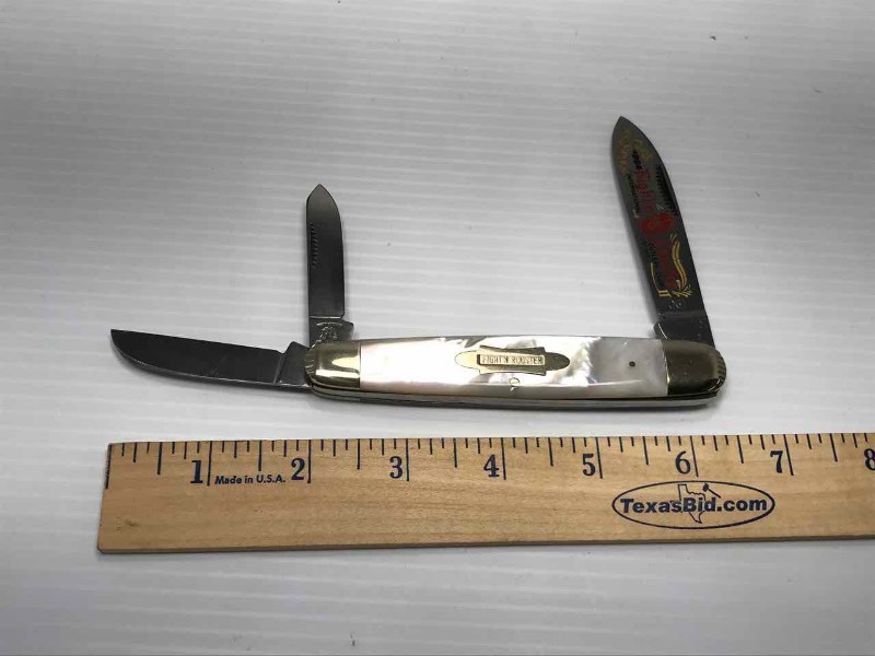 lot 437 image: Fightn Rooster Knife (Mother of Pearl)  1994 061