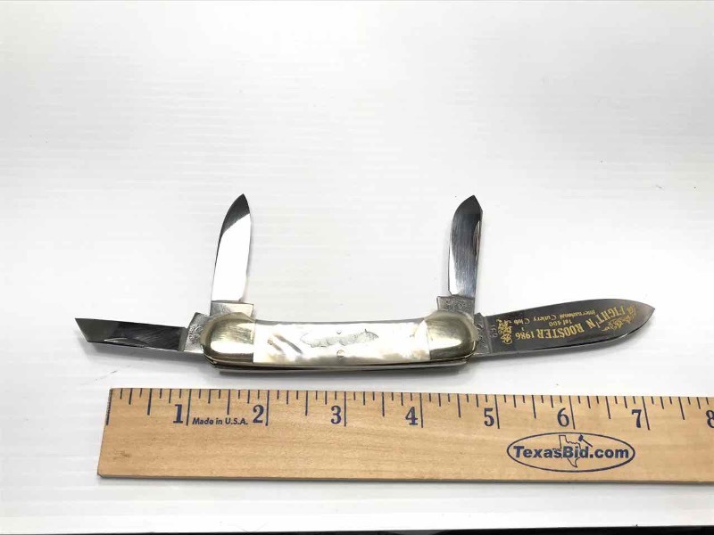 lot 446 image: Fightn Rooster Knife (Mother of Pearl)  1986 169