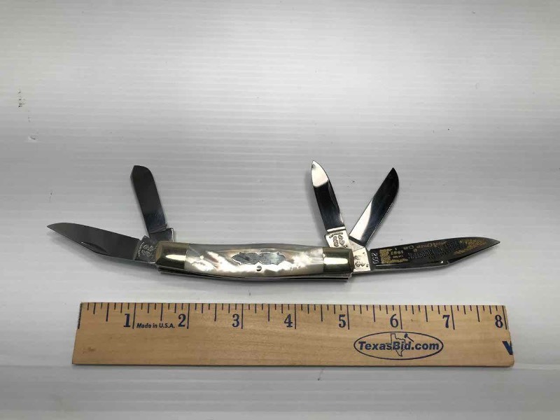 lot 447 image: Fightn Rooster Knife (Mother of Pearl)  1987 250